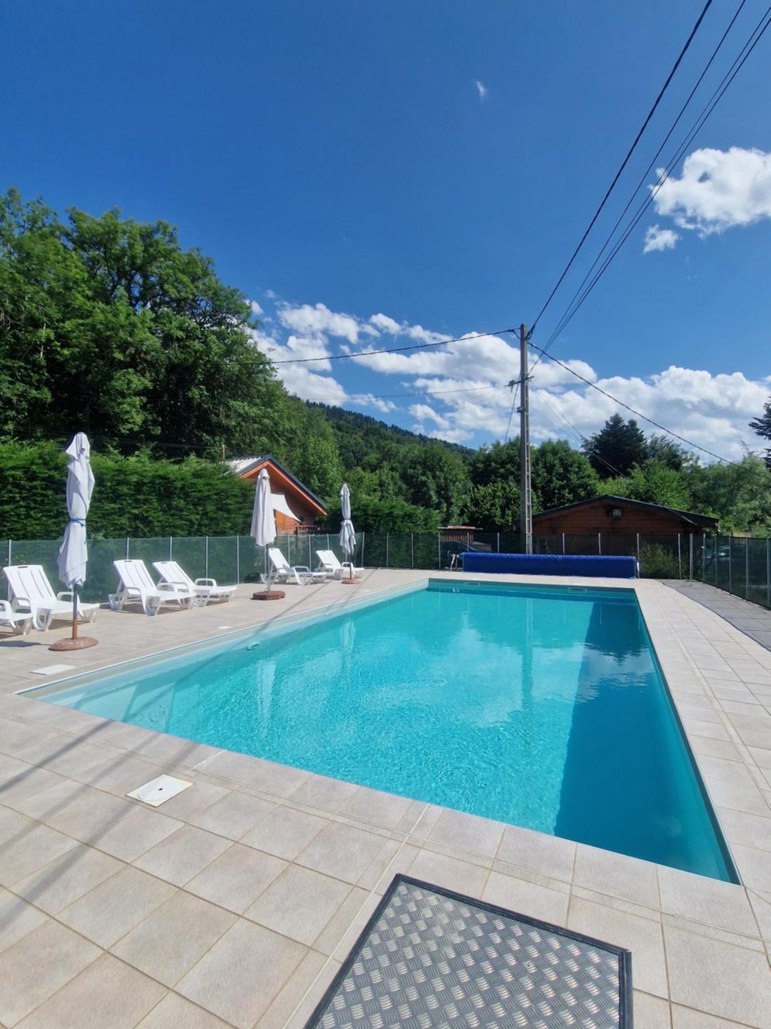 Chalet Bord De Lac Avec Piscine N2E Laffrey Esterno foto